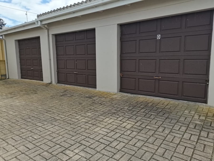 7 Bedroom Property for Sale in Hartenbos Central Western Cape